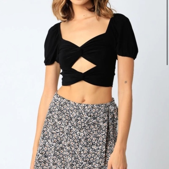 Tops - NWT twist knot top black